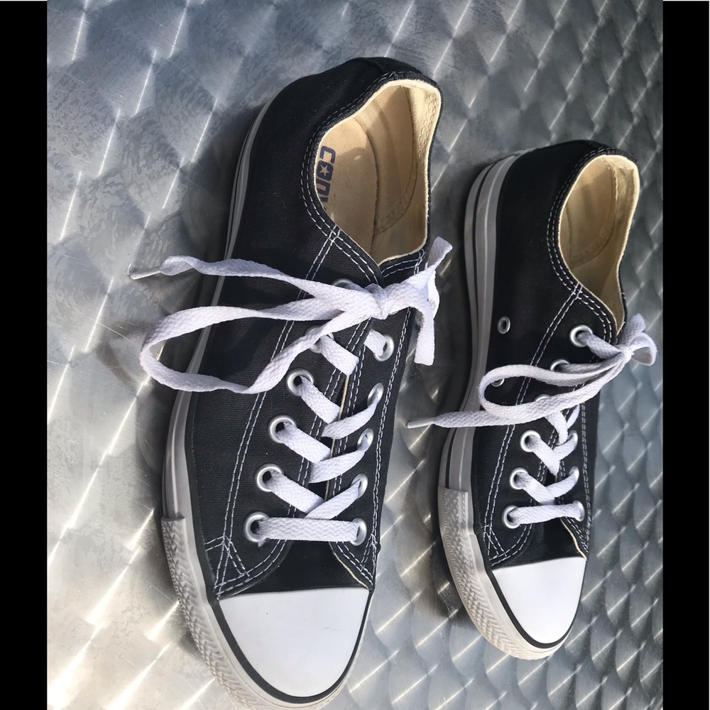 Black converse Chuck Taylor all star shoes size 8